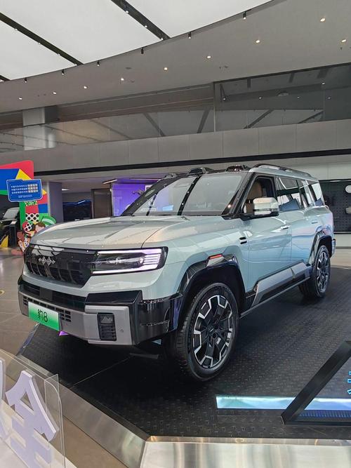 成都104比亚迪方程豹硬派越野的爆款，英菲尼迪35周年与你共成长